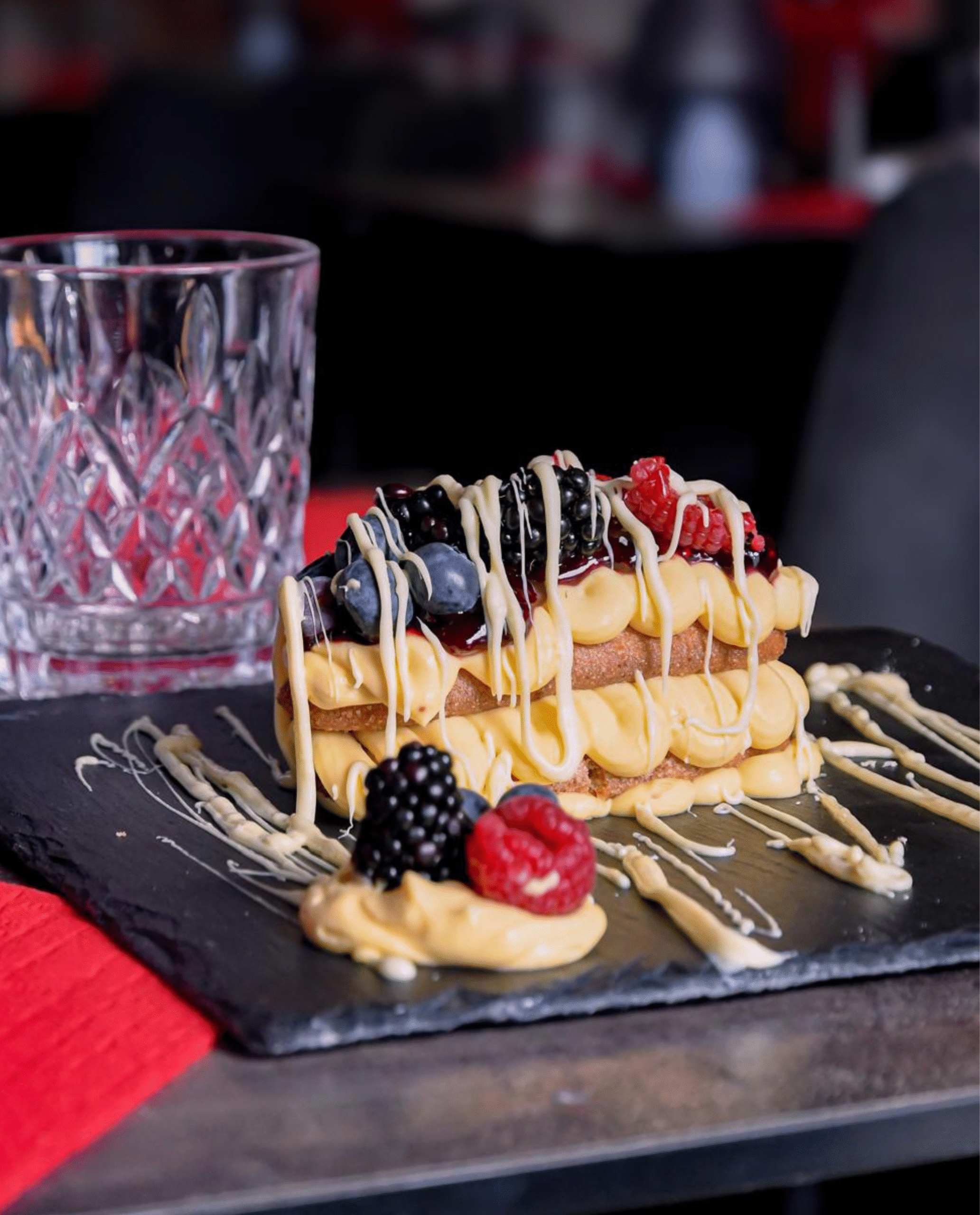 Tiramisù: Un viaggio tra i sapori.